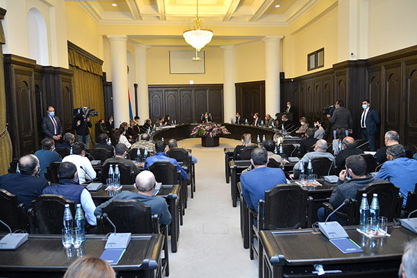 Փաշինյանը ընդունել է գերեվարված և անհետ կորած անձանց ընտանիքների անդամներին, պատասխանել նրանց հարցերին