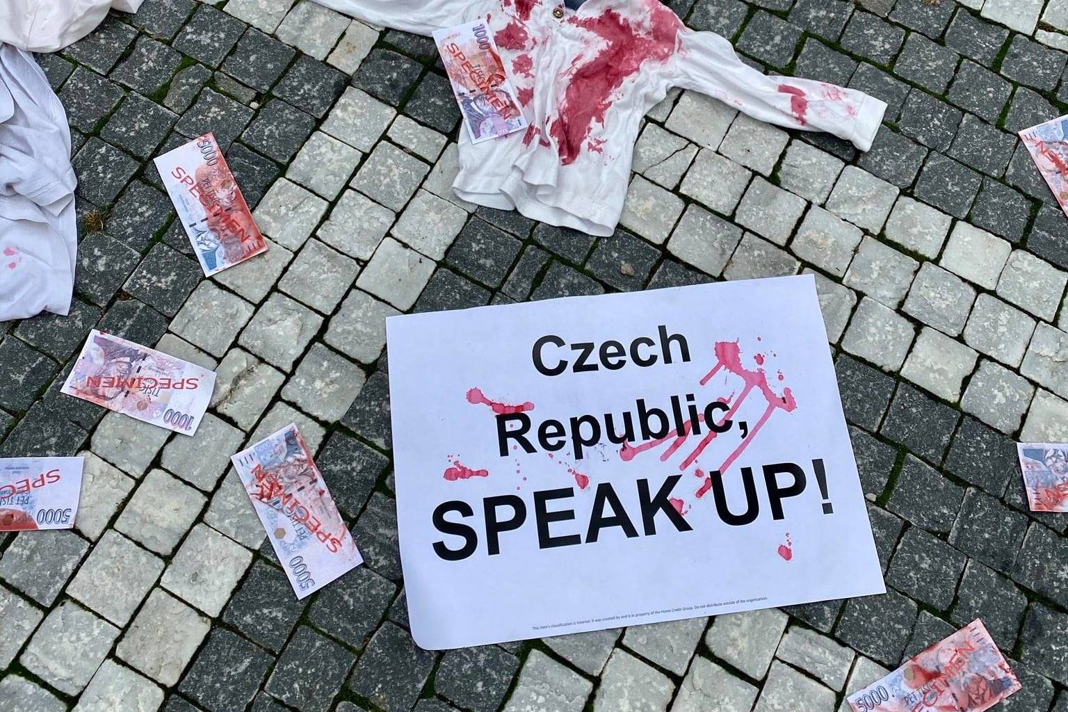 Армянская молодежь Чехии устроила третью акцию протеста перед компанией «Czechoslovak Group», чьи артиллерийские системы применяет Азербайджан