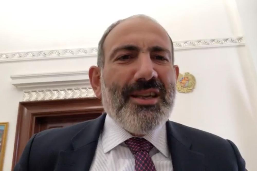 Փաշինյանը քաղաքացիներին կոչ է անում այս պահին հավաքվել ԱԺ-ի մոտ