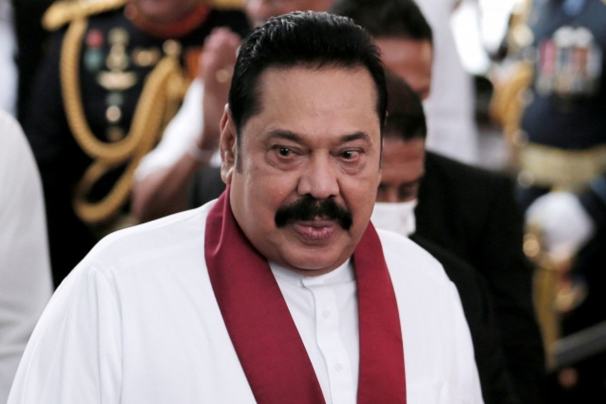 Ушедший в отставку премьер Шри-Ланки укрылся на военно-морской базе
