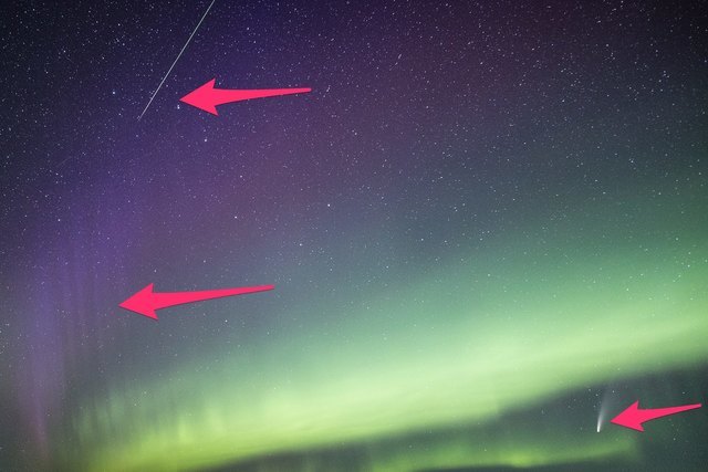 На одном снимке фотографу удалось запечатлеть сразу четыре небесных явления