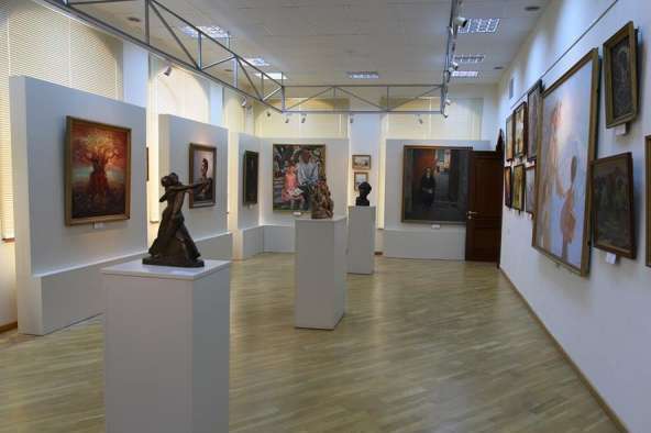 Степанакерт предложил Баку обменять азербайджанские картины на картины армянских, русских и французских художников