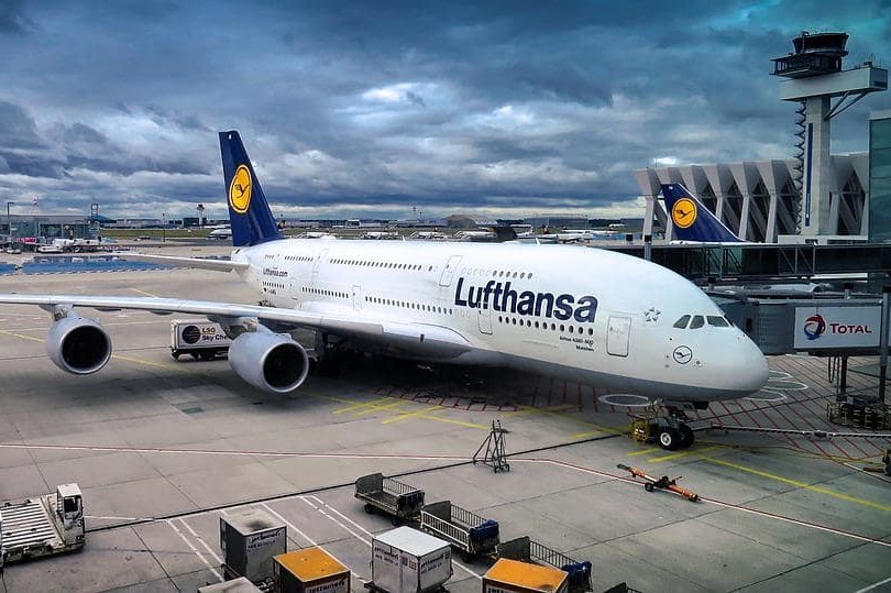 Сотни рейсов авиакомпании Lufthansa отменили в связи с забастовкой пилотов