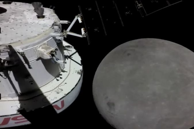 Космическая капсула «Орион», запущенная в рамках проекта НАСА «Артемида», добралась до Луны