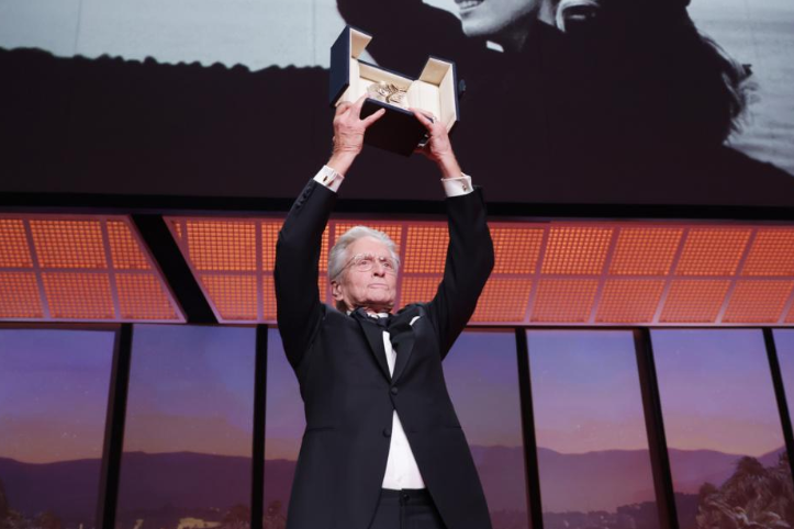 Майклу Дугласу вручили почетную «Золотую пальмовую ветвь» 76-го Каннского кинофестиваля