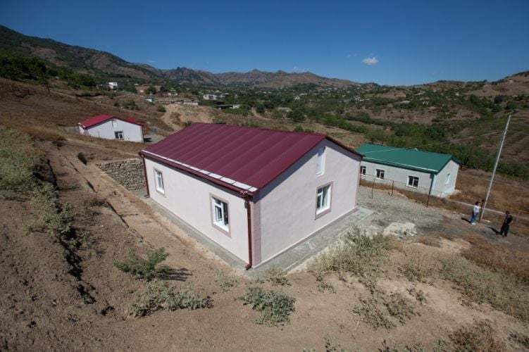 Արցախում սկսվում է տեղահանվածների բնակելի տներով ապահովելու ծրագրի առաջին փուլը