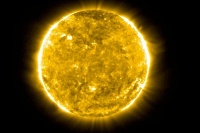 Фантастическое зрелище: ESA и NASA смогли зафиксировать мощное извержение плазмы на Солнце