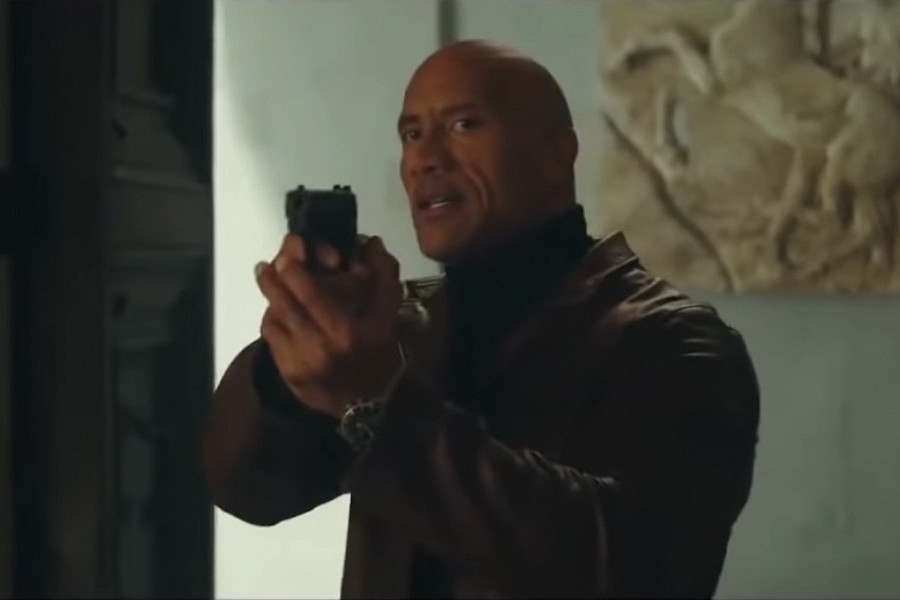 В сети появился первый трейлер боевика «Красное уведомление» с Дуэйном Джонсоном 
