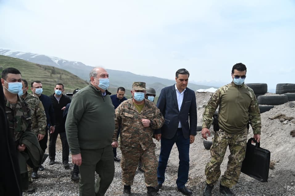 Եկել եմ իմ աչքերով տեսնելու այն, ինչի մասին լսում եմ․ նախագահ Սարգսյանը Թաթոյանի հետ Սյունիքում է