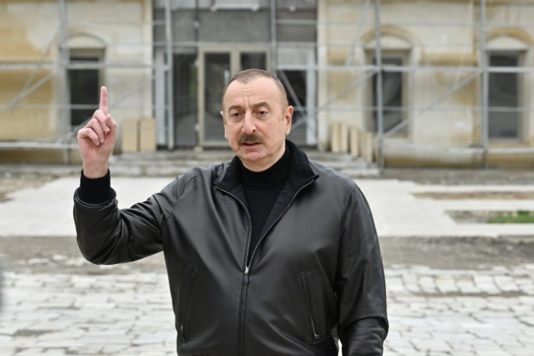«Այսօր առաջին պլան է մղվում ուժի գործոնը, և մենք պետք է շարունակենք ուժեղ լինել». Ալիևը՝ գրավյալ Կովսականում