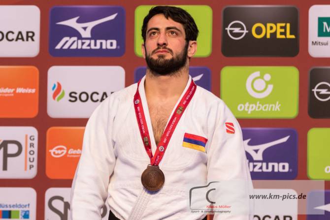Фердинанд Карапетян победил азербайджанца и завоевал бронзовую медаль на турнире в Узбекистане 