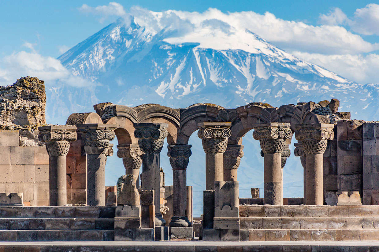 Армения стала одним из самых популярных направлений для полетов за рубеж в бархатный сезон среди россиян 