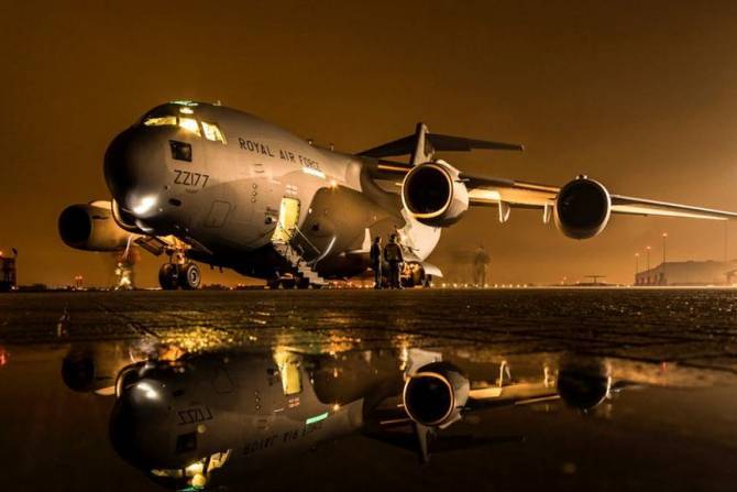 Британские военно-транспортные самолеты выполнили восьмой за три дня рейс на Украину