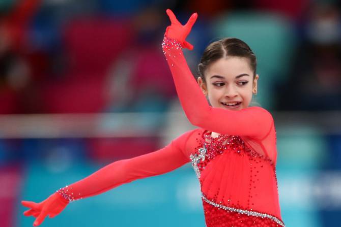 Хочу на льду одержать победу в честь своей страны: фигуристка Аделия Петросян стала вице-чемпионкой юношеского чемпионата РФ  