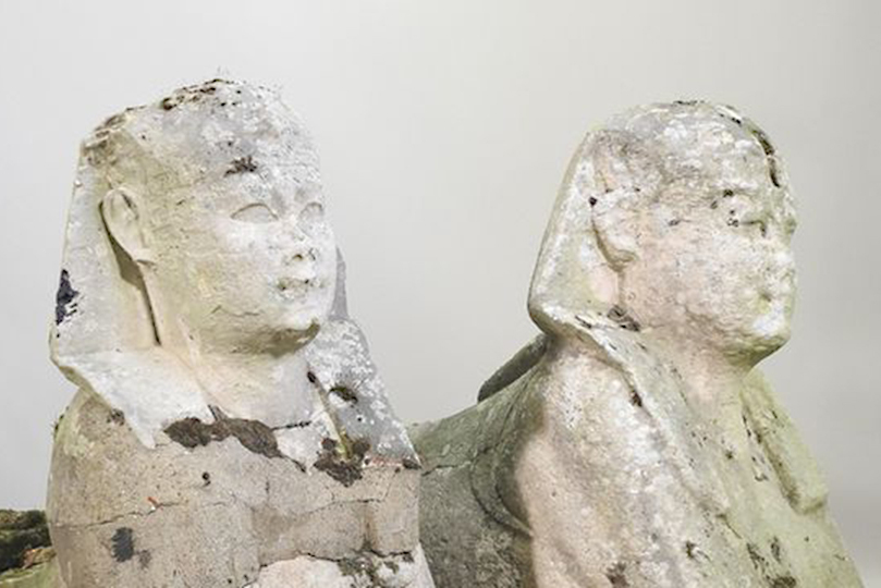 Садовые скульптуры оказались подлинными египетскими сфинксами 5000-летнего возраста