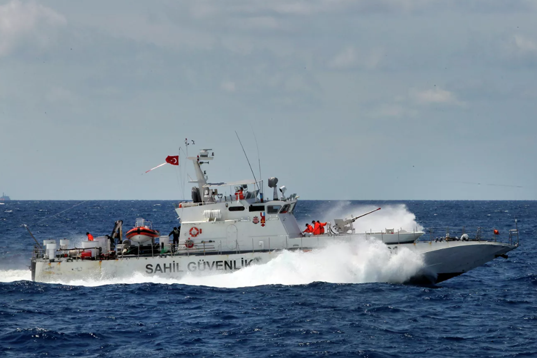 Турки обстреляли корабль береговой охраны Кипра