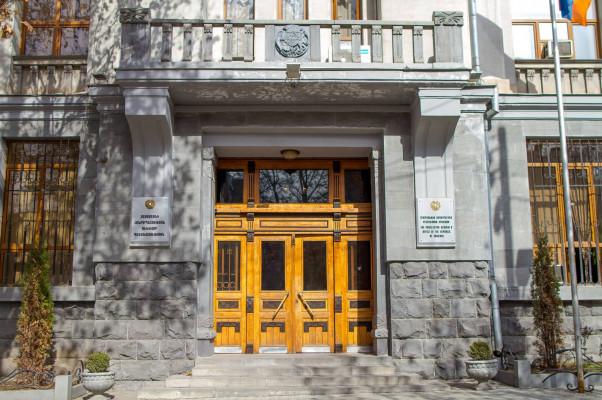 Դպրոցի տնօրենը յուրացրել է երեխաների սննդի համար նախատեսված գումարը