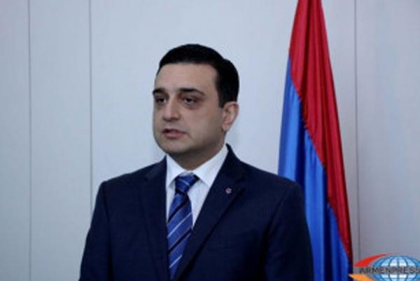 Արմեն Մուրադյանին ոստիկանները թույլ չեն տվել մտնել ՊՊԾ գնդի տարածք. ԱՆ