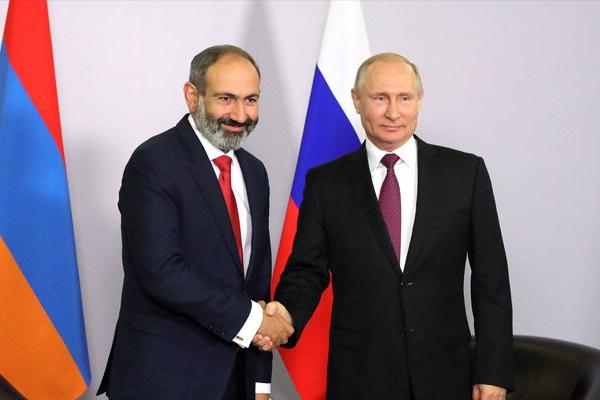 Лидеры Армении и России поговорили по телефону