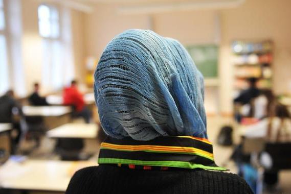 В Грузии ученице-азербайджанке запретили приходить в школу в хиджабе