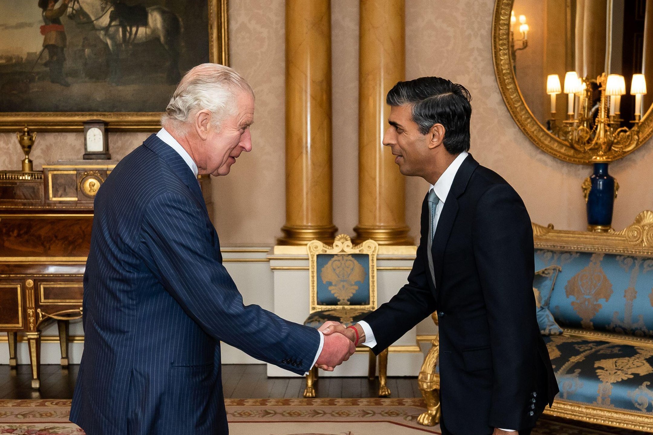 Король Карл III назначил Риши Сунака новым премьер-министром Великобритании