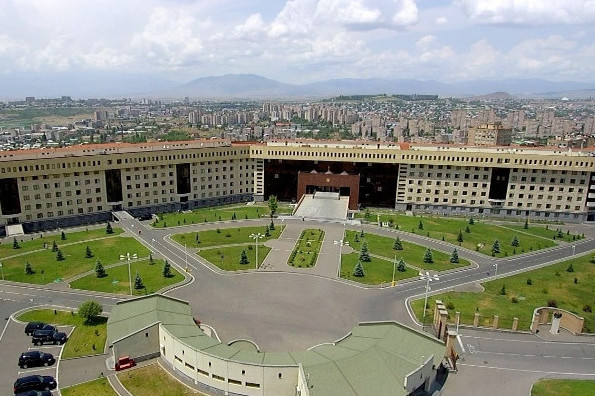 МО: Ситуация на армяно-азербайджанской остается без изменений