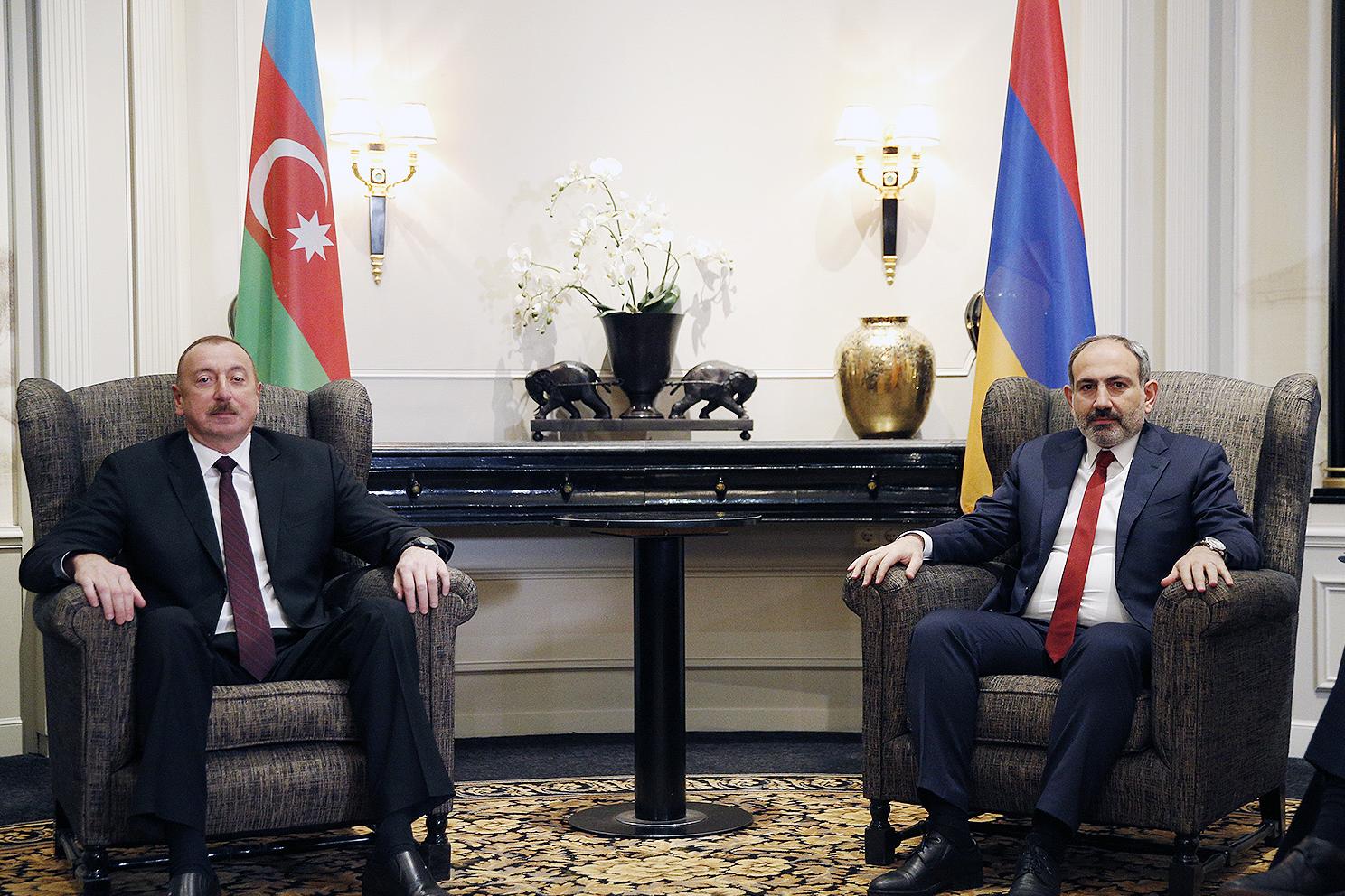 Никол Пашинян и Ильхам Алиев проводят встречу за закрытыми дверями в Вене