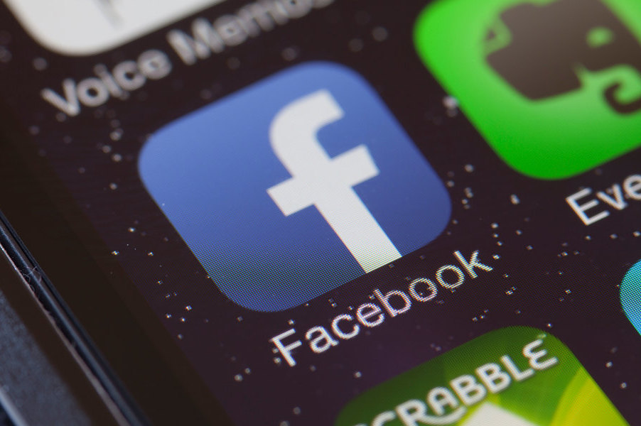 В Facebook посты с фейковыми новостями получают в 6 раз больше лайков и репостов, чем публикации с правдивой информацией: исследование