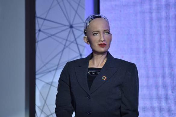 В Армении Робот София выступила на форуме в рамках XVII саммита  Франкофонии 