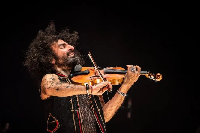 Виртуозный скрипач Ара Маликян удостоен медали парламента Арагона
