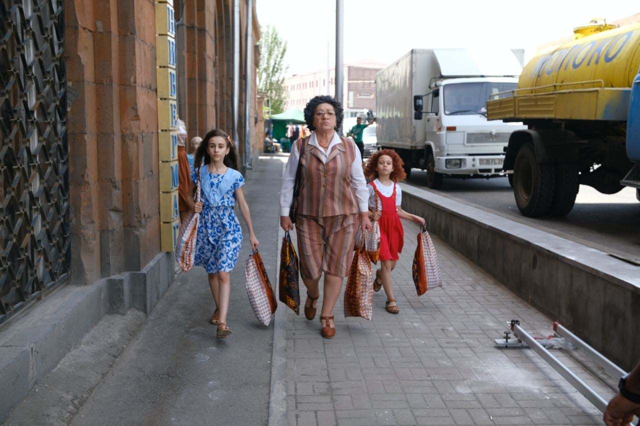 В Армении начались съемки экранизации повести Наринэ Абгарян «Манюня»