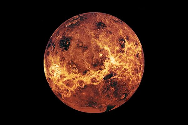 Ученые исследовали загадочные атмосферные объекты на Венере: темные пятна могут оказаться микроорганизмами