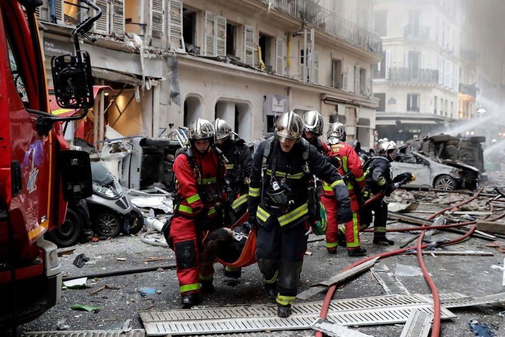 В центре Парижа произошел взрыв, десятки пострадавших