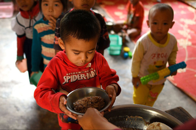 AP: на 10 тыс. больше детей умирают каждый месяц из-за усугубленного пандемией голода