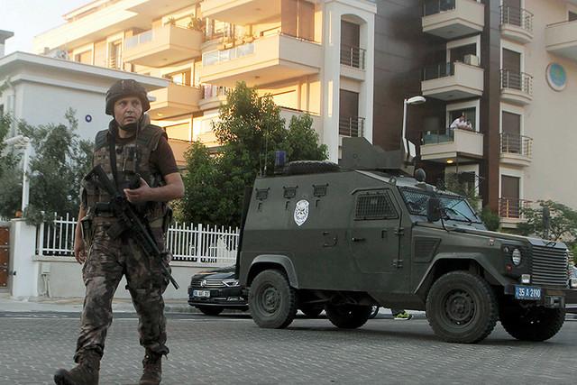 Штаб-квартиру турецкой разведки атаковали военные вертолеты