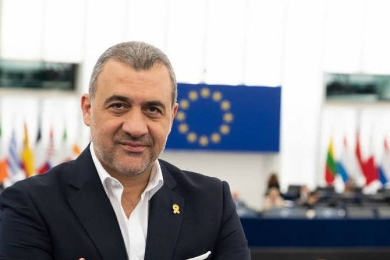 Лукас Фурлас обратился в Европейскую Комиссию в связи с открытием в Баку 