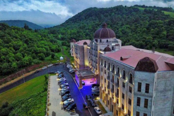 Гостиница «Golden Palace» снова выставлена на аукцион
