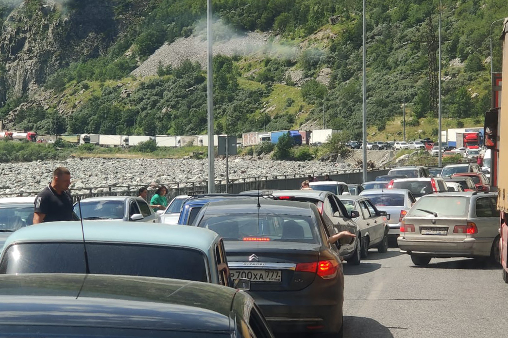 Официальный Тбилиси не подтверждает информацию о закрытии границы с Россией