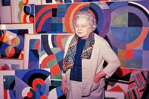 Она осталась в истории одной из первых художниц, соединивших искусство и одежду: Соня Делоне – крупнейший мастер арт-деко