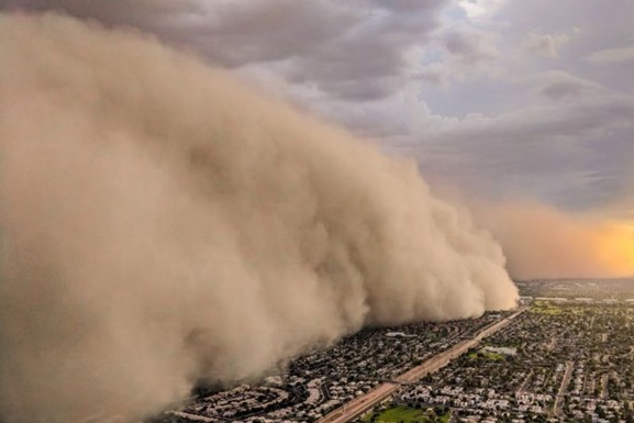 Европу накрыло гигантское пылевое облако из Сахары 