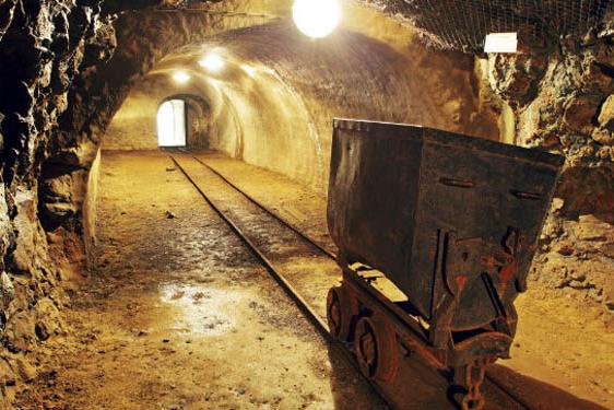 Пашинян пригрозил проверками в рудниках и месторождениях полезных ископаемых