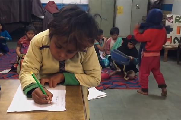 Благосостояние детей и подростков по всему миру находится под «непосредственной угрозой»: ООН 