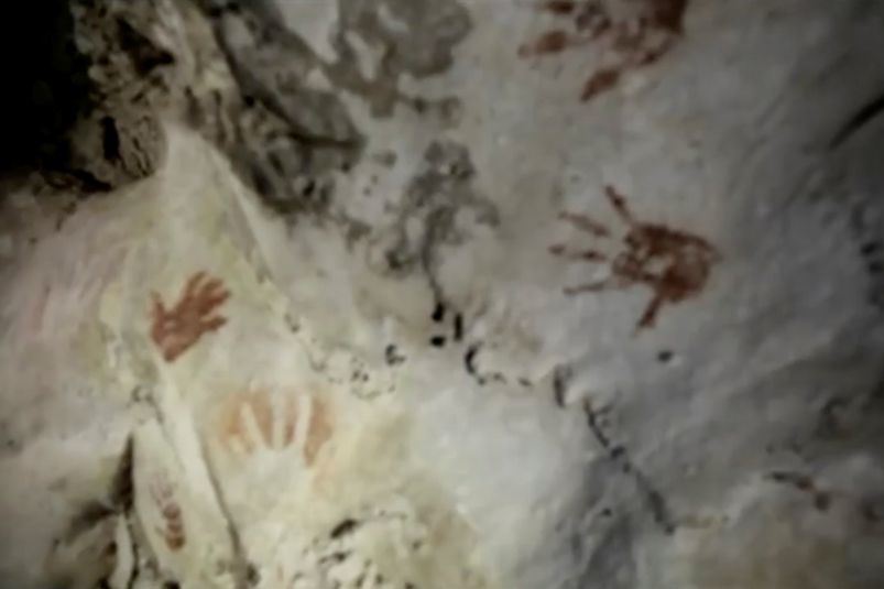 В мексиканской пещере нашли загадочные отпечатки рук: им боле 1200 лет