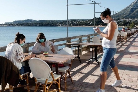 В Испании зафиксировано больше случаев коронавируса на душу населения, чем в любой другой европейской стране