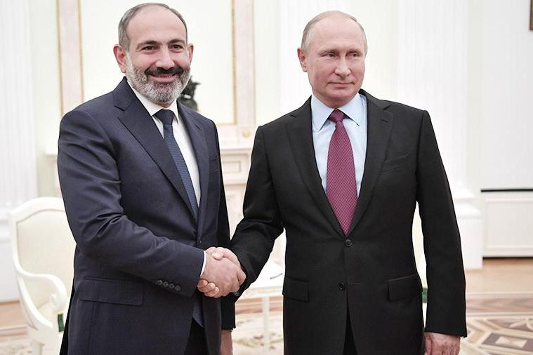 Владимир Путин посетит Армению в октябре - СМИ