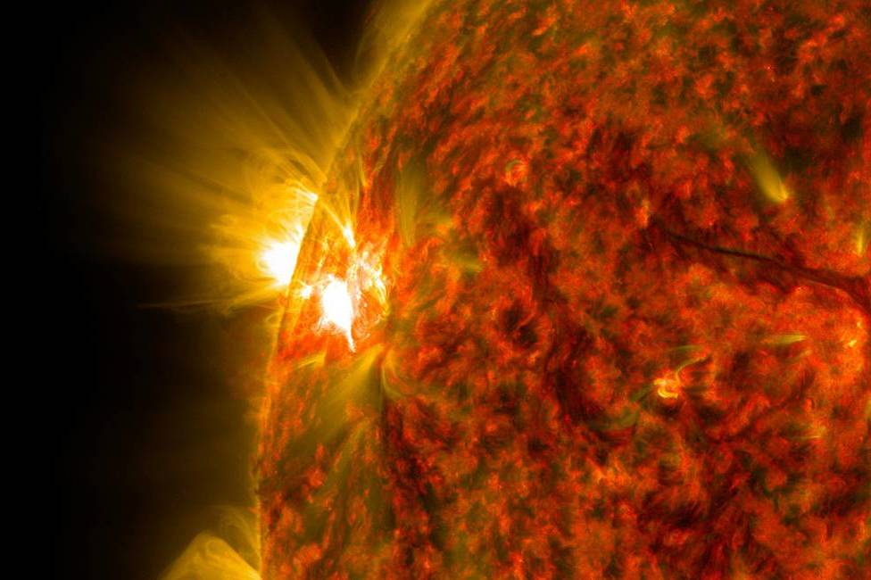 Светило «вышло из спячки»: зафиксирована мощнейшая за три года вспышка на Солнце