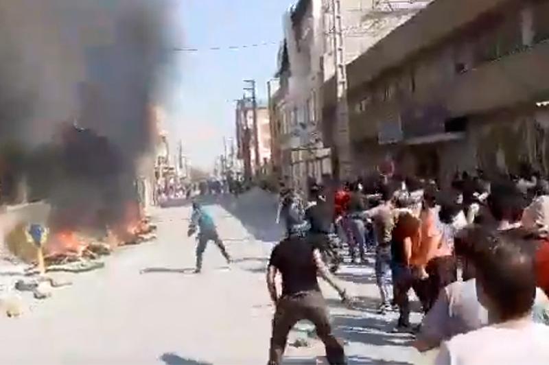 В Иране массовые протесты проходят при отключенном интернете и мобильной связи