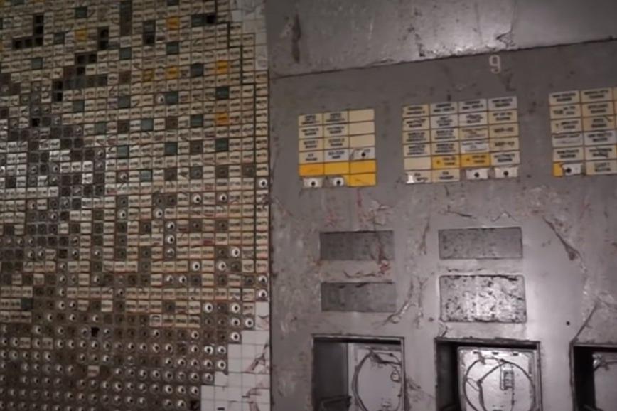 Любителям острых ощущений: для туристов открыли зал управления чернобыльским реактором 