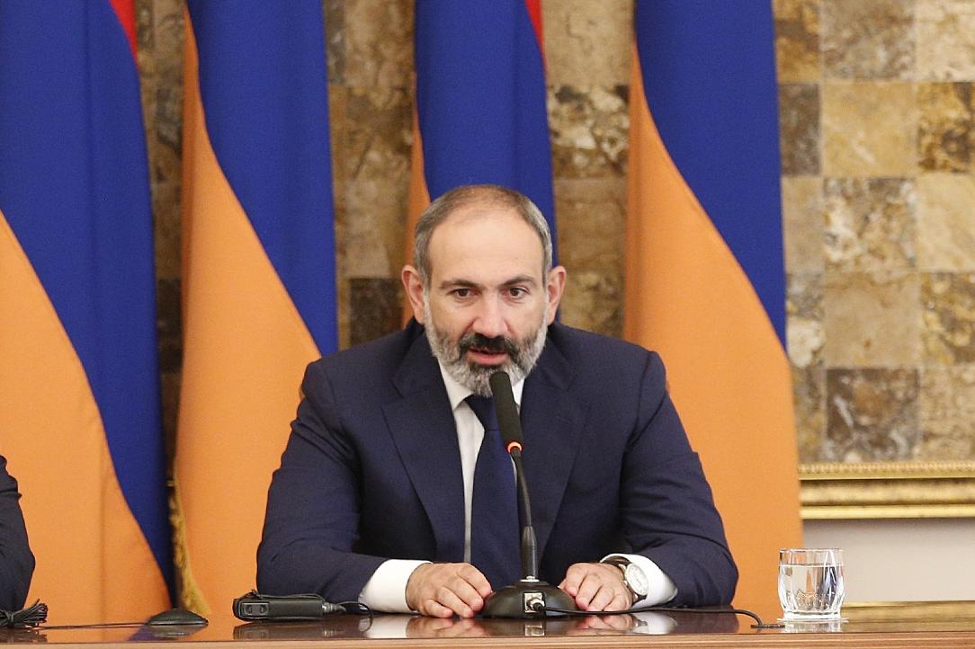 Пашинян попросил граждан по возможности не передвигаться по Еревану на автомобилях в дни саммита Франкофонии
