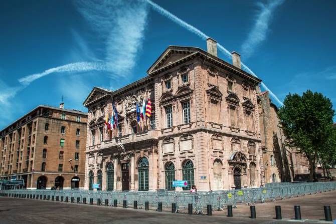 Городской совет Марселя принял постановление о признании, и призывал власти Франции признать независимость Республики Арцах